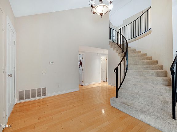 5th image of 28724 Eagleton St