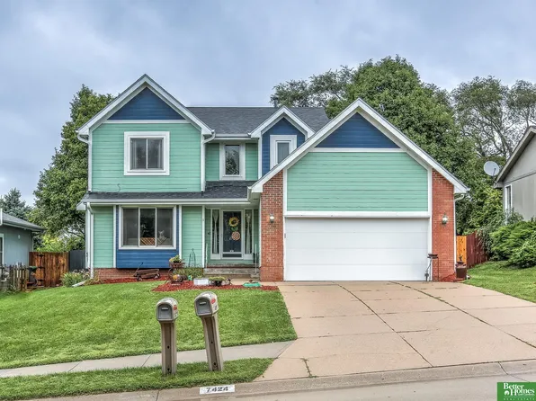 7424 Girard St, Omaha, NE 68122