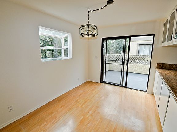 5th image of 4063 La Salle Ave #102