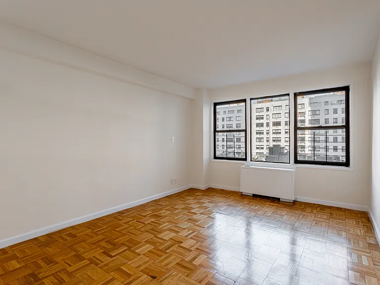 355 E 72nd St #8J — Photo 4