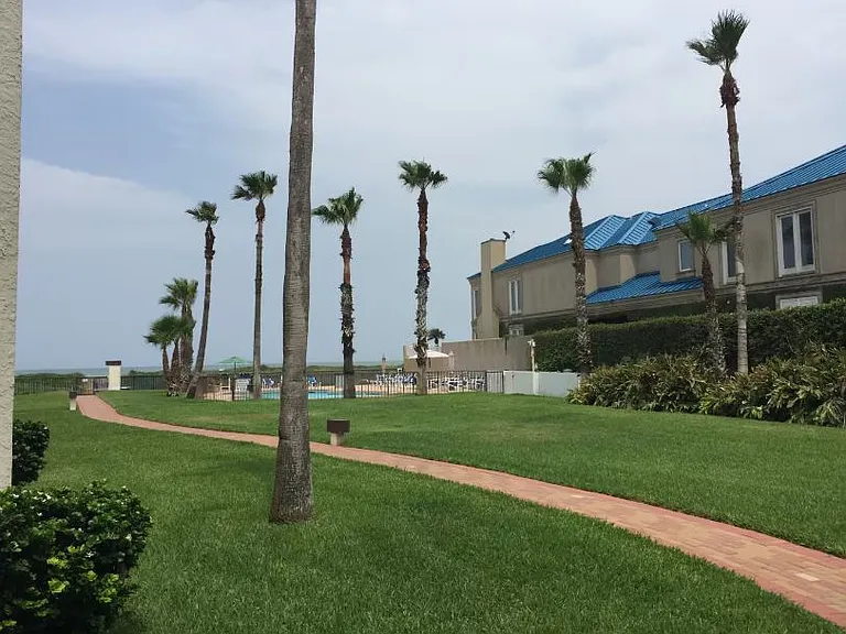1912 Gulf Blvd #108 — Photo 16