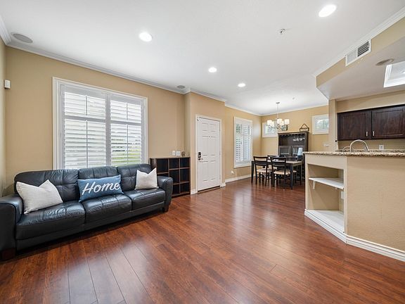 3rd image of 24 Breakers Ln