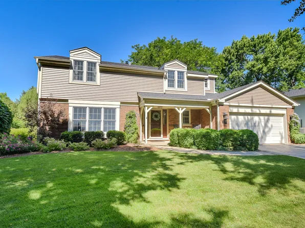 18 Wakefield Ln, Geneva, IL 60134