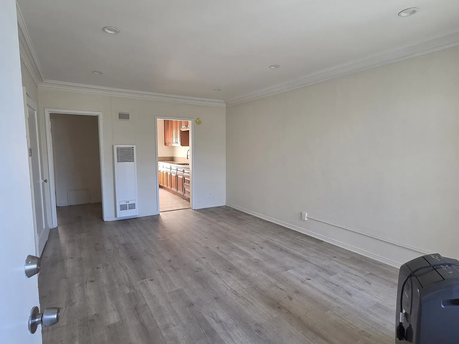 1205 S La Cienega Blvd — Photo 4