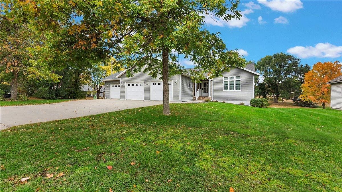 106 7th St S, Sauk Centre, MN 56378 MLS 6437886 Zillow