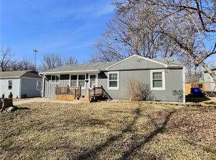 1610 Honeysuckle Rd, Sedalia, MO 65301