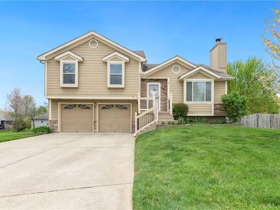 308 Pinetree Dr, Greenwood, MO, 64034