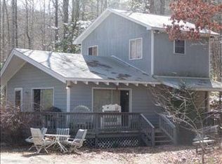 333 Lazy Ln, Whittier, NC 28789