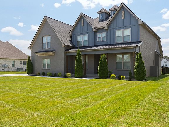3rd image of 3705 Carriage Dr