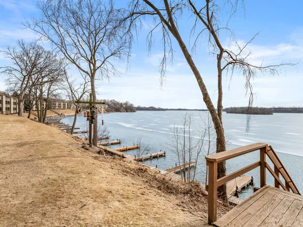 730 Cliffs Dr APT 303-A, Ypsilanti, MI 48198