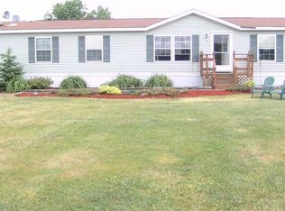 16 Country Ln, Saint Albans, VT 05478