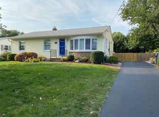 38 Timberland Dr, Riverside, RI 02915