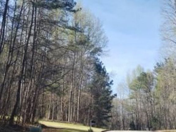 Exterior Neighborhood (street photo)