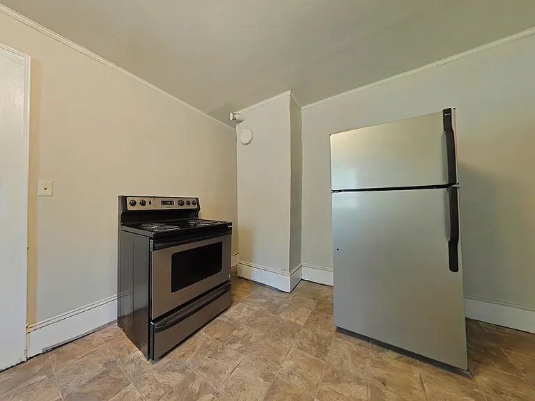 224 N Dunleith Ave — Photo 2