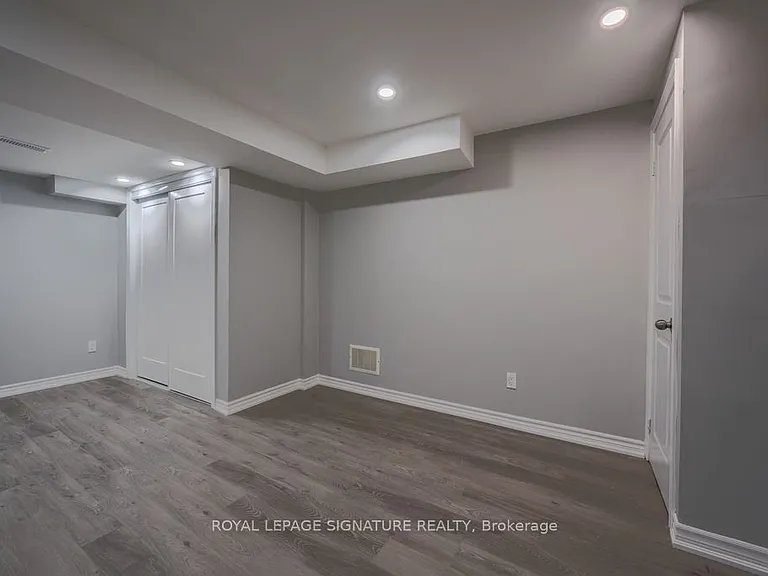 2111 Lynn Heights Dr #LOWER — Photo 12