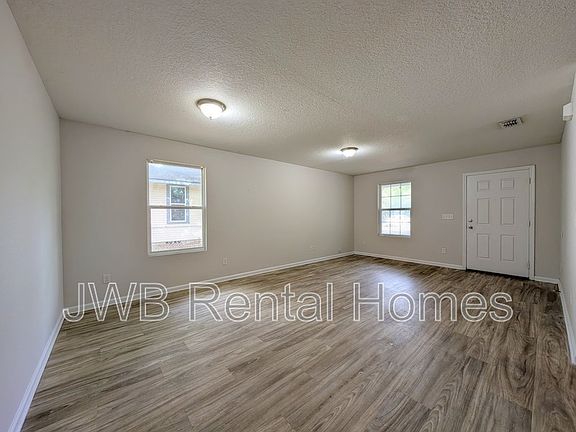 4th image of 3352 Dillon St