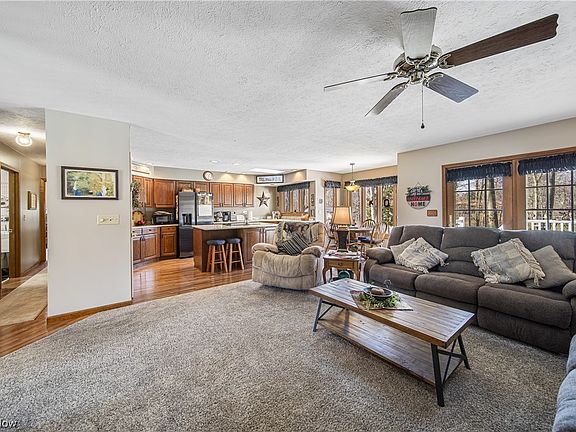 3rd image of 173 Cherrywood Cir