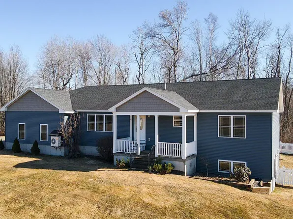 17 Farm Pond Road, Corinth, ME 04427