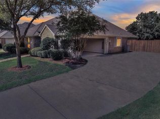320 Cave River Dr, Murphy, TX 75094