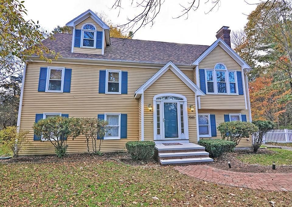 1st image of 1085 Park St
