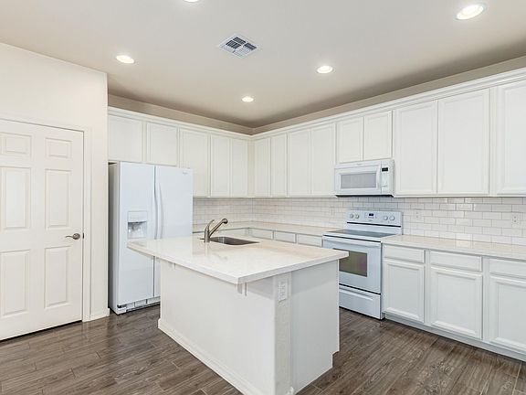 5th image of 1708 E Primavera Way