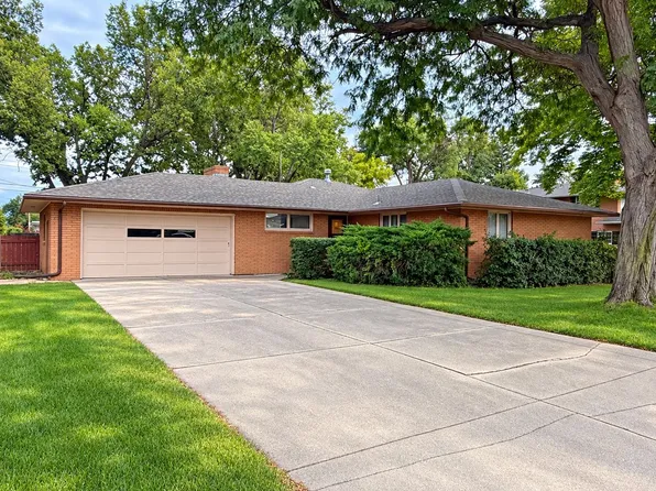 215 S Jefferson Ave, North Platte, NE 69101