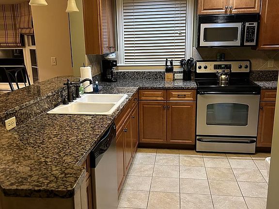 5th image of 212 Dollywood Ln #256
