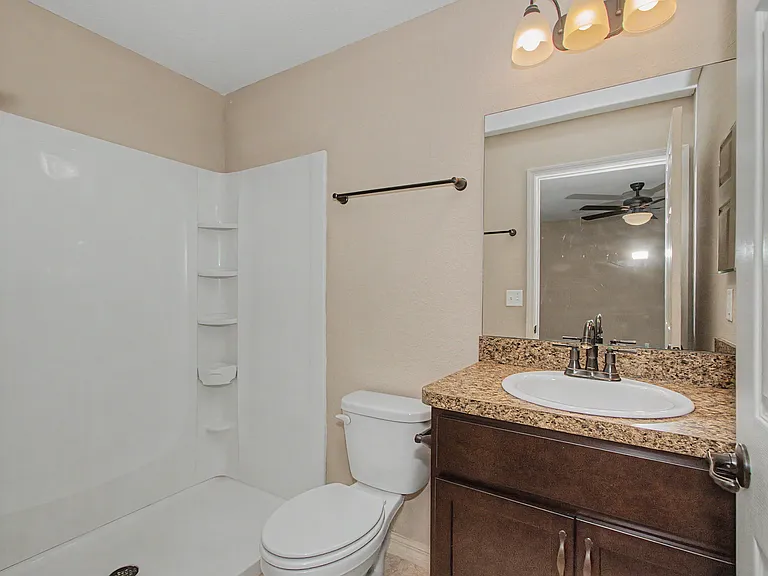 5842 NW 65th St — Photo 15
