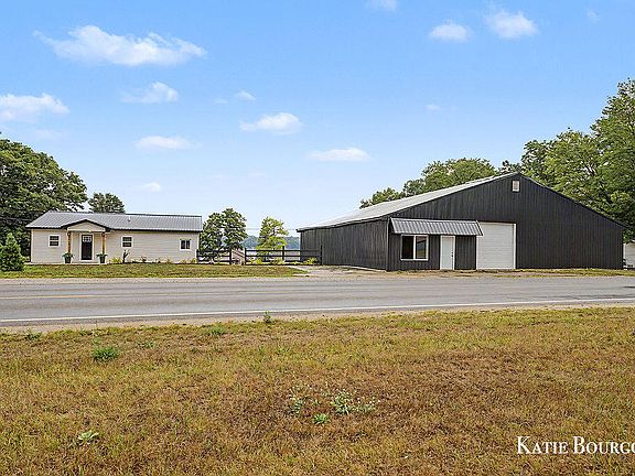 3rd image of 7510 Taft Rd