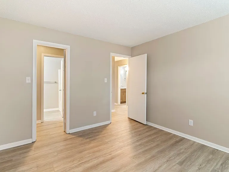 1180 Indian Rd — Photo 15