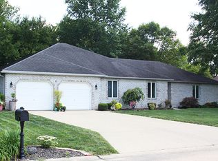 6 Fairway Ct, Alton, IL 62002