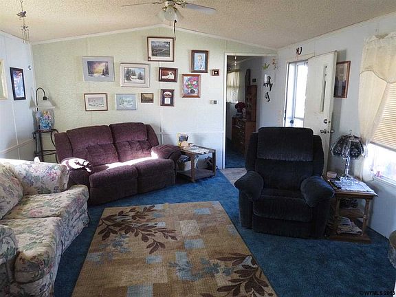 2nd image of 2327 Walnut Dr #8