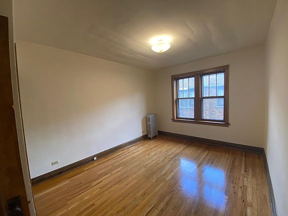 5th image of 3219 W Belle Plaine Ave APT 3A