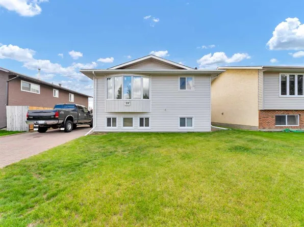 39 N Rae Cres SE, Medicine Hat, AB T1B 3A2