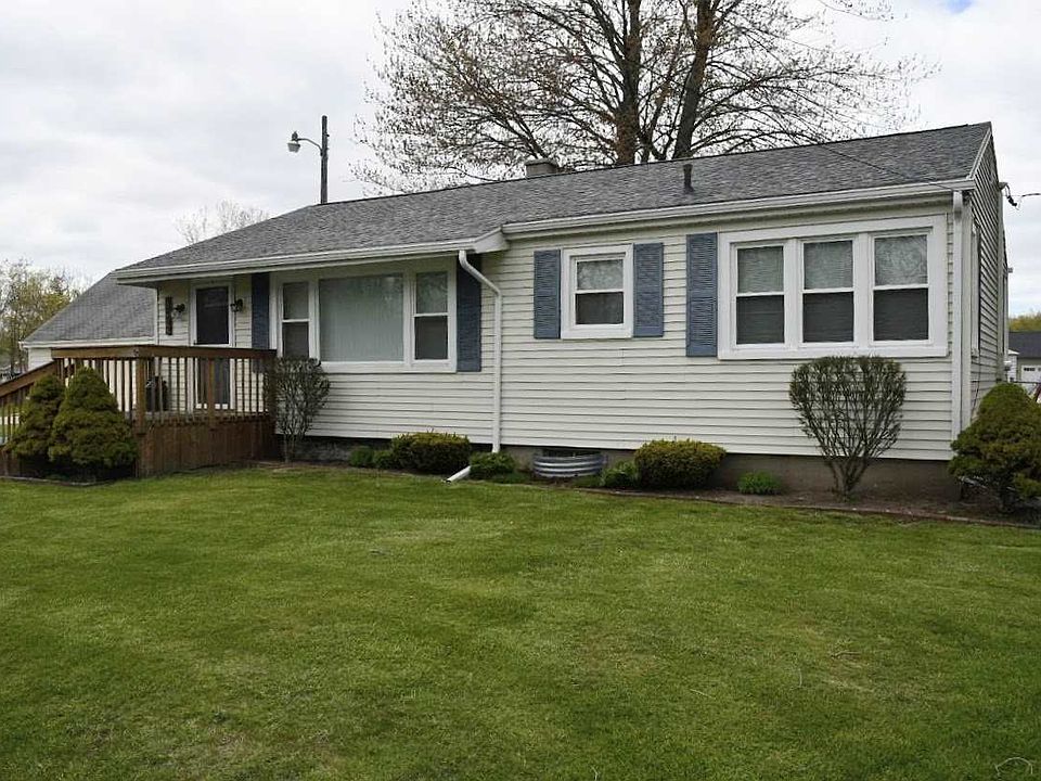 1st image of 3709 Kawkawlin River Dr