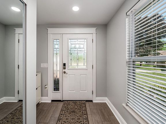 3rd image of 2073 Jeffey Dr