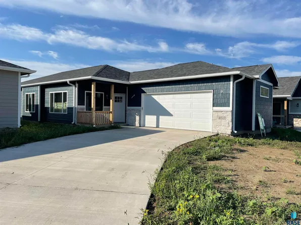 4517 W 34th St N, Sioux Falls, SD 57107