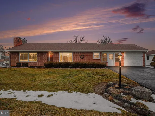 406 Golf Club Ave, Dillsburg, PA 17019