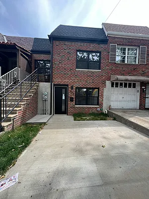 Rented by Trademarko Realty Inc | media 22