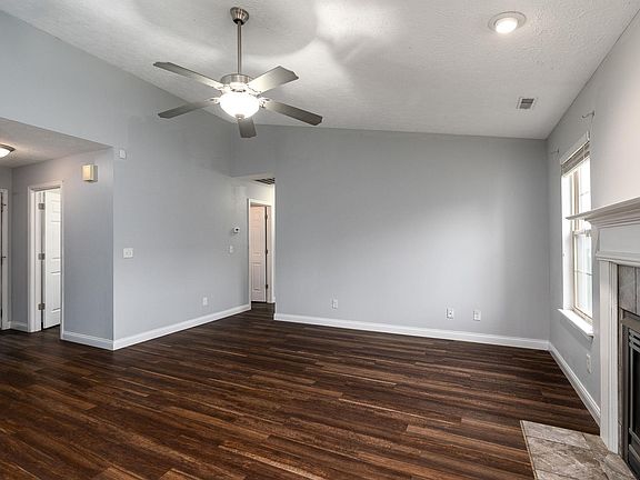 5th image of 628 Paden Dr