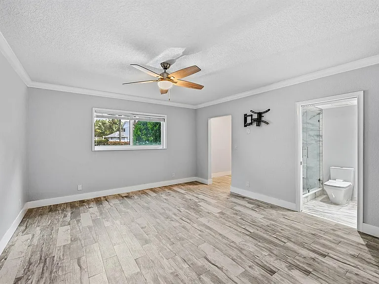 2110 NE 42nd St #2B — Photo 16