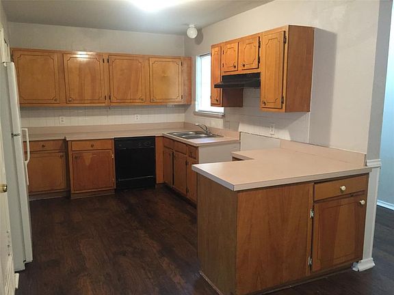 3rd image of 714 Leyenda Dr