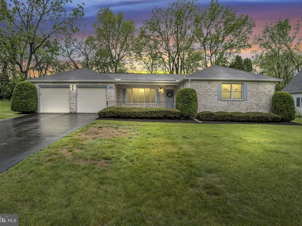 198 Acre Dr, Carlisle, PA 17013