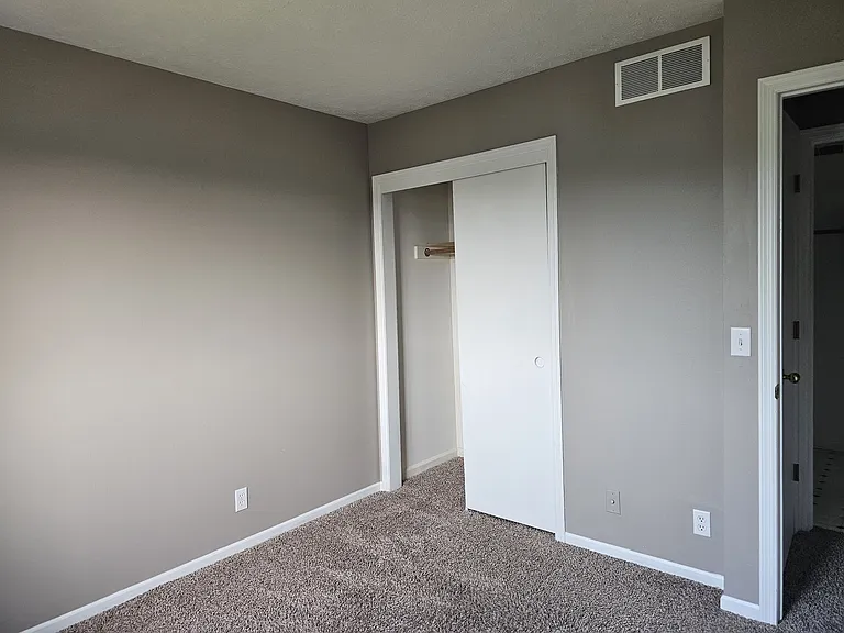 15057 Emmet St — Photo 28