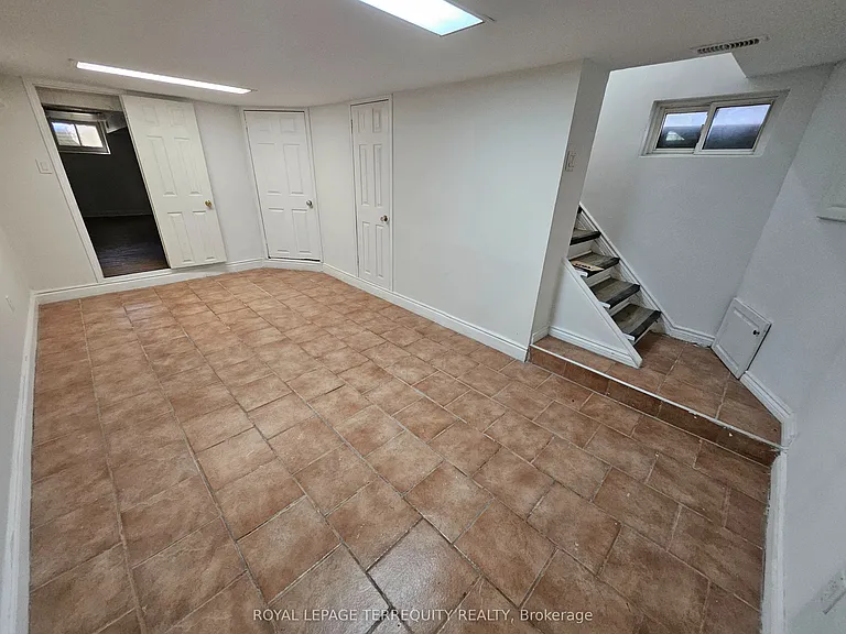 14 Hollis St — Photo 24
