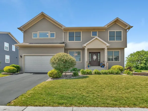 565 E Barber Dr, Coal City, IL 60416