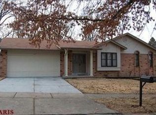 1423 Summit Ridge Dr, Saint Louis, MO 63146