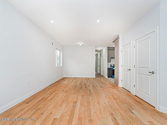 5th image of 24 Hope Ave