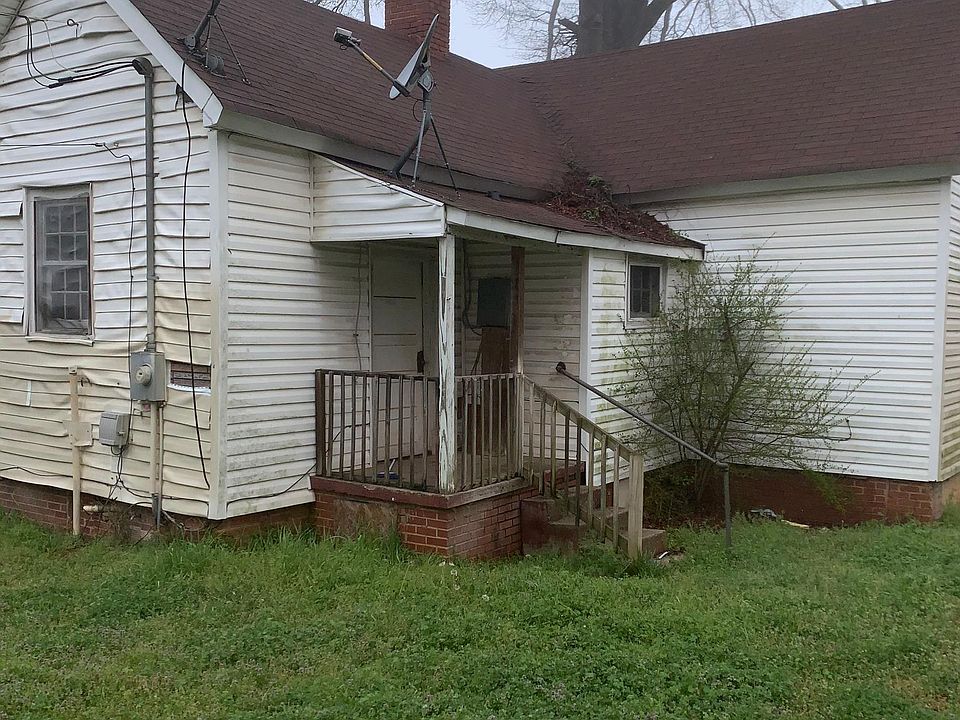 2nd image of 203 Davis St #165