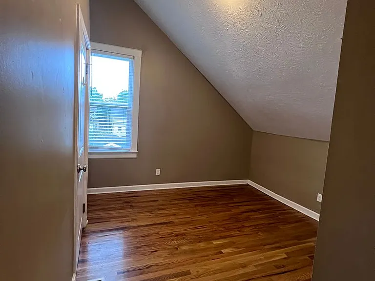 1040 Powers Ave NW — Photo 24